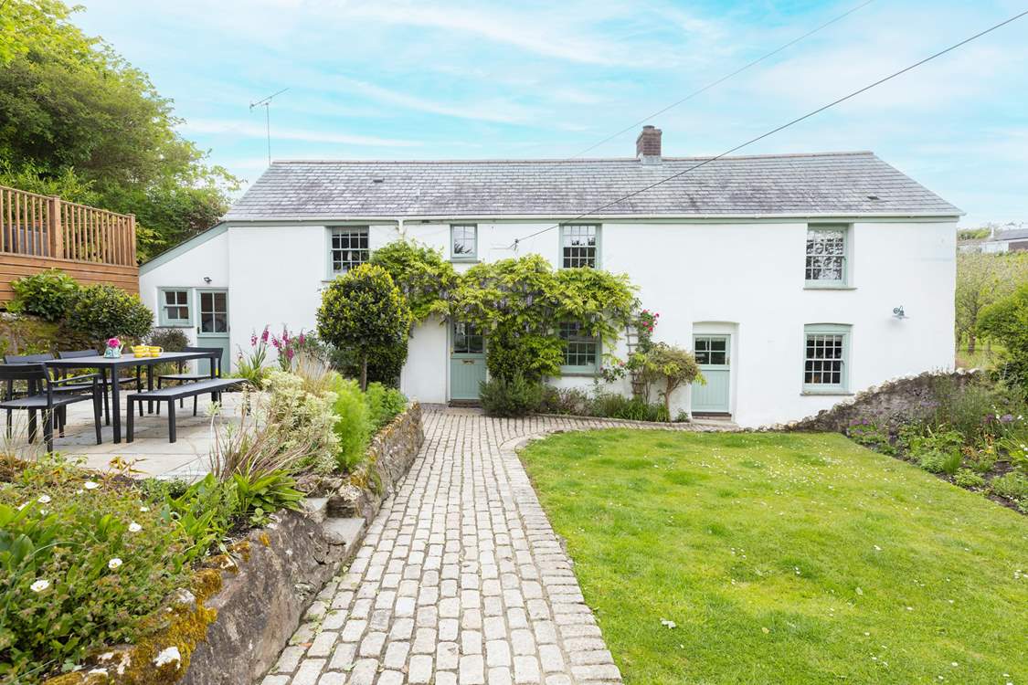 Welcome to the very lovely Dale Cottage, your quintessential holiday abode.