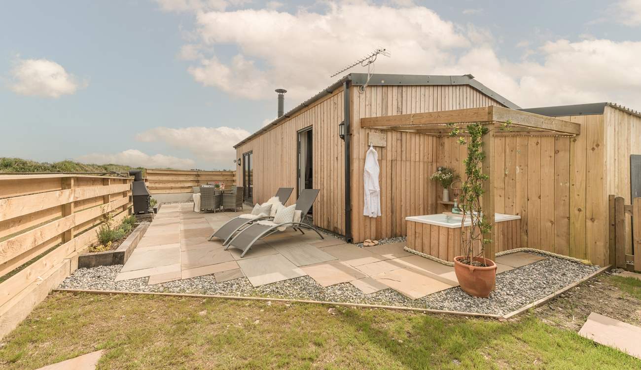 The very lovely Ginger Hideaway awaits your arrival.