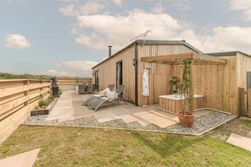 The very lovely Ginger Hideaway awaits your arrival.