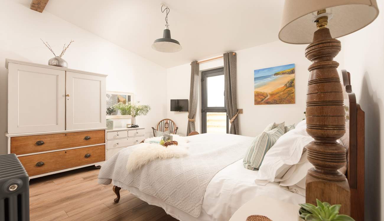 The gorgeous bedroom.