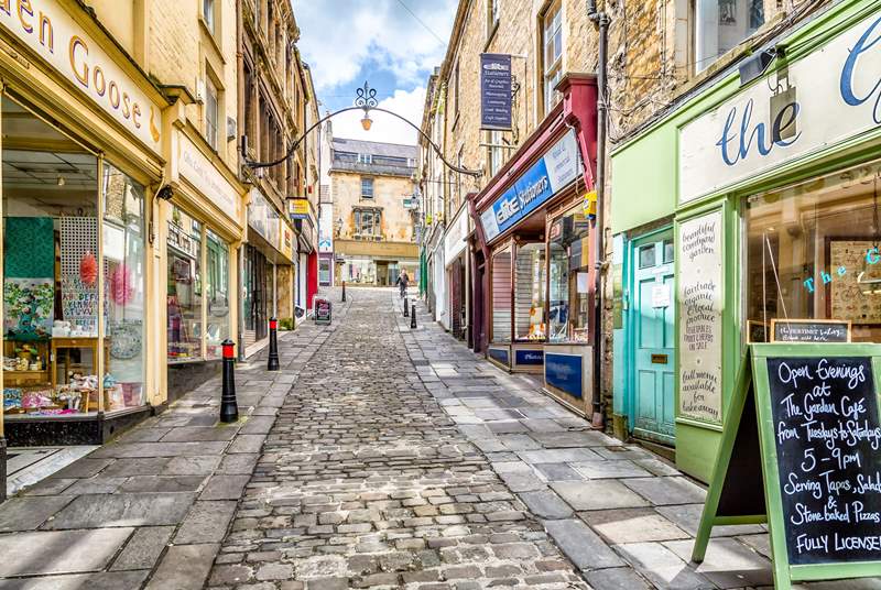 Explore the streets of Frome which is close by.