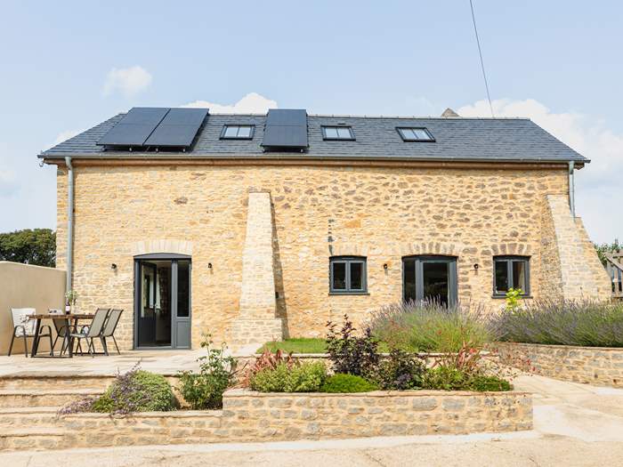 Seymour Barn, Sleeps 4 in Bridport