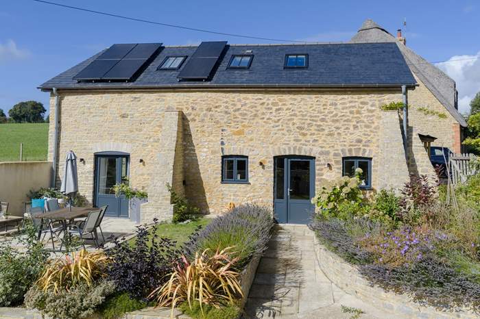 Seymour Barn,Sleeps 4 + cot, 1.1 miles N of Bridport