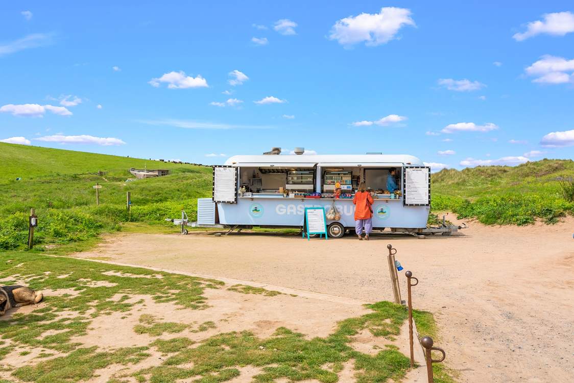 Bantham Beach offers this fabulous Gastobus, therefore please don't worry if you've forgotten the picnic!