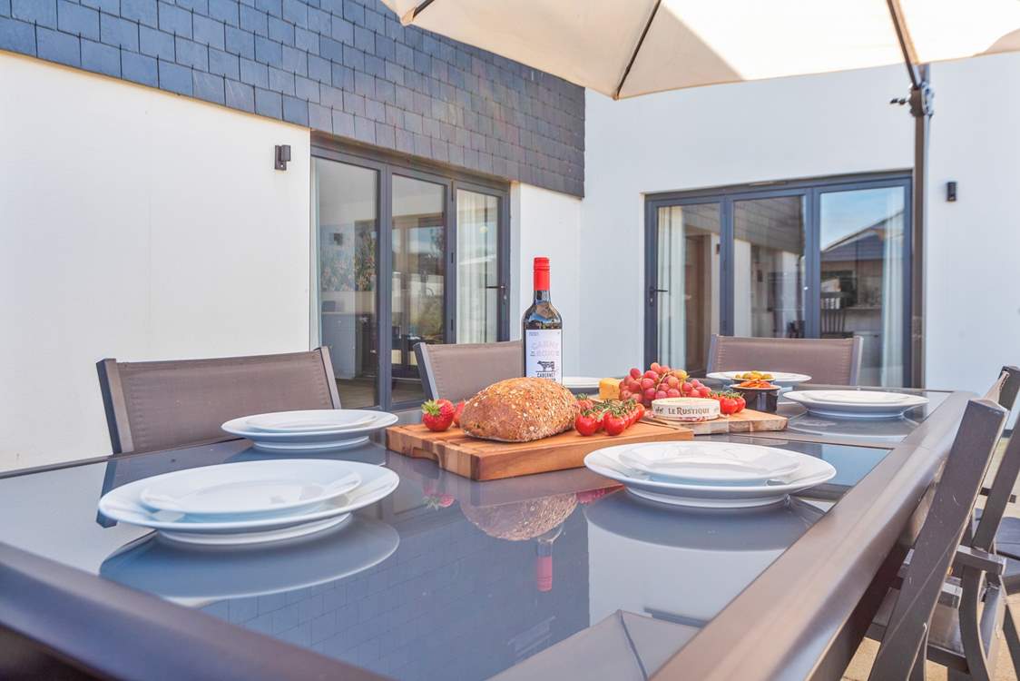 Dine inside or out, the choice is yours!