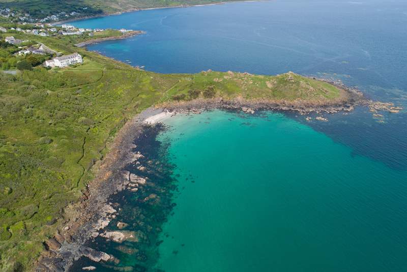What a stunning location! The Nest is a delightful apartment in The Headland, Coverack.