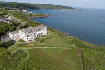 The Nest is a delightful apartment, a short stroll away along the coast path to the centre of Coverack.