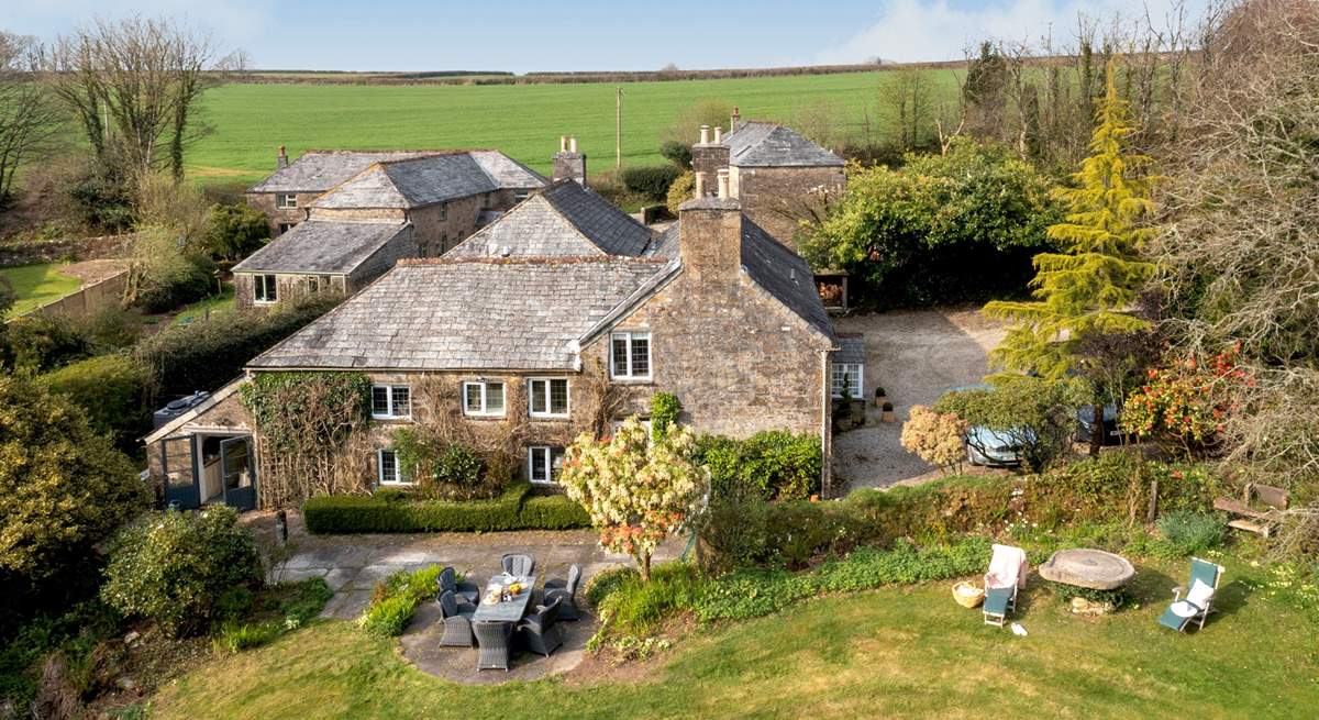 This fabulous property sits in a small hamlet of similar cottages.