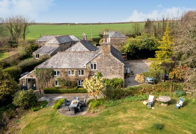 This fabulous property sits in a small hamlet of similar cottages.