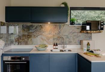 The fully equipped kitchen is ideal for those family meal times. 