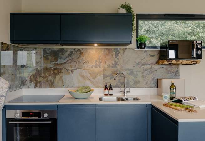 The fully equipped kitchen is ideal for those family meal times. 