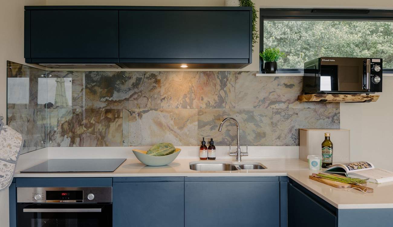 The fully equipped kitchen is ideal for those family meal times. 