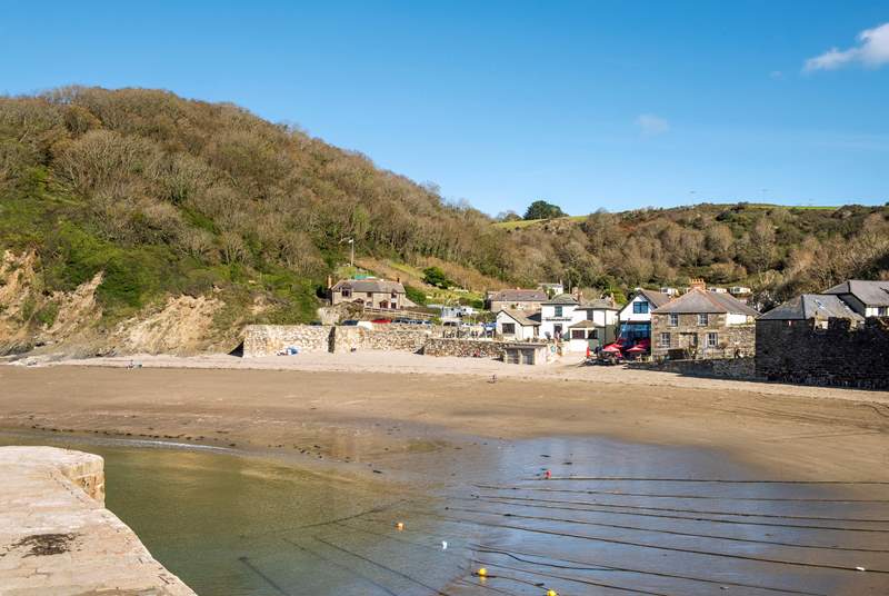 There are water sports to delight at Polkerris along with a great beachside pub and bistro.