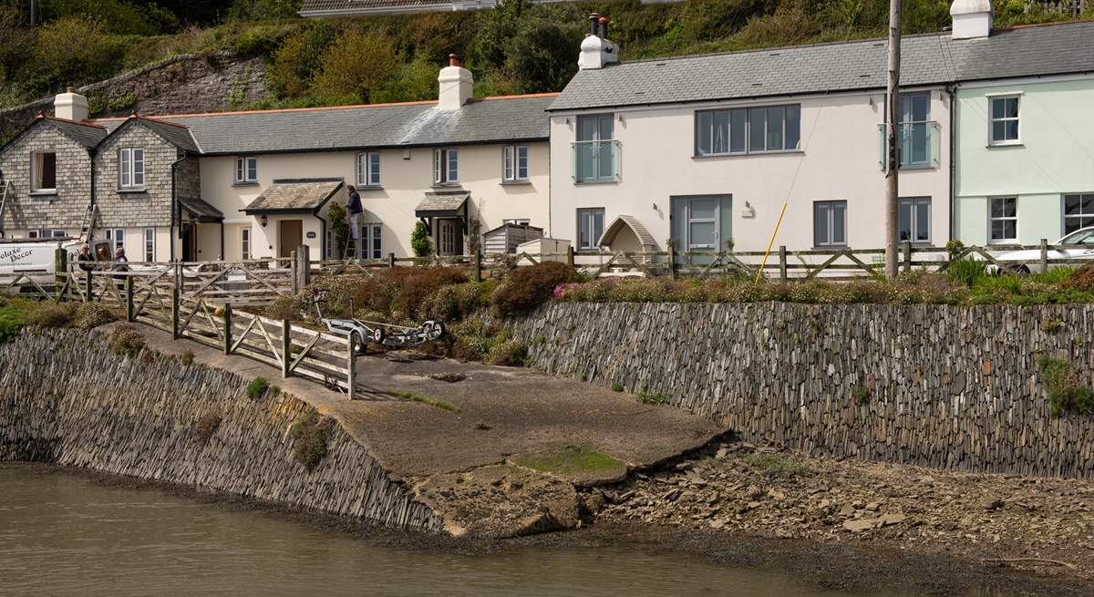 Overlooking the Lynher River across to Antony Estate (owned by the National Trust), this is ideally located to explore the Tamar Valley and Whitsand Bay.