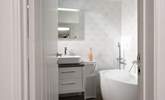 Take a peek into the en suite. - Thumbnail Image