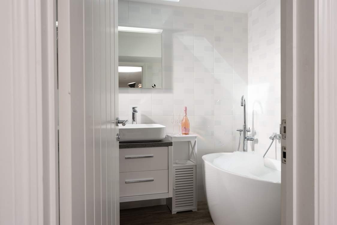 Take a peek into the en suite.