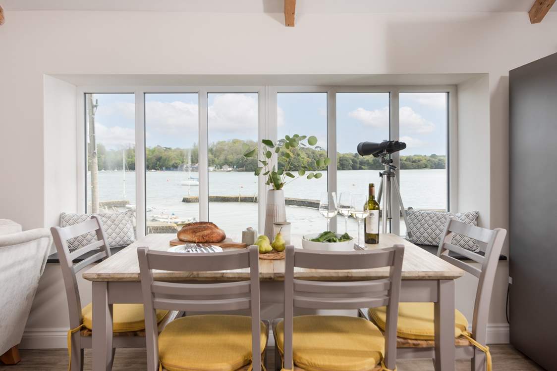 Welcome to the beautiful Lynher House set on the banks of the River Lynher.