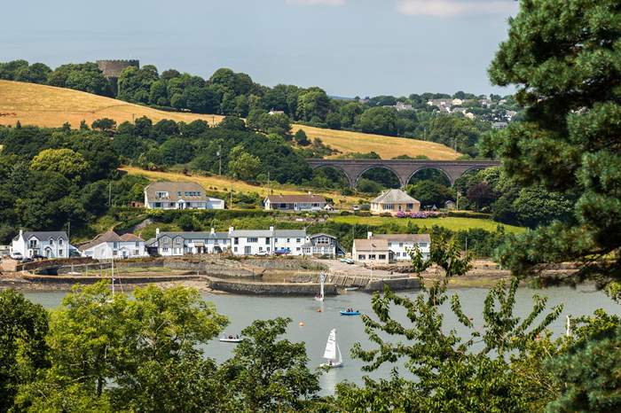 Lynher House is a Dog friendly cottage for 4 on the river banks at Anthony Passage, Cornwall