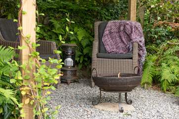 Cook al fresco on the magnificent Kadai firebowl.