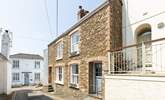 Welcome to delightful September Cottage, perfectly situated in the heart of St Mawes.  - Thumbnail Image