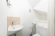 The handy cloakroom on the ground floor.