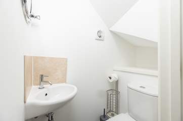 The handy cloakroom on the ground floor.