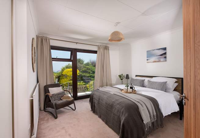 At the far end of No 28 St Agnes you will find three beautiful bedrooms all furnished with luxury linens and inviting beds. 