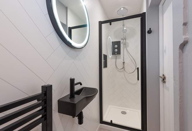 There is an additional shower-room by the front door, just perfect for those days when you come in off the beach and need to wash away salty hair and sandy toes or paws! 