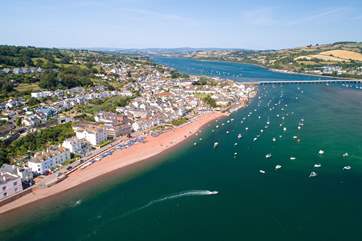 What a stunning place Shaldon is. Lofty Heights is featured in the bottom left-hand side of the picture. What a fabulous location!