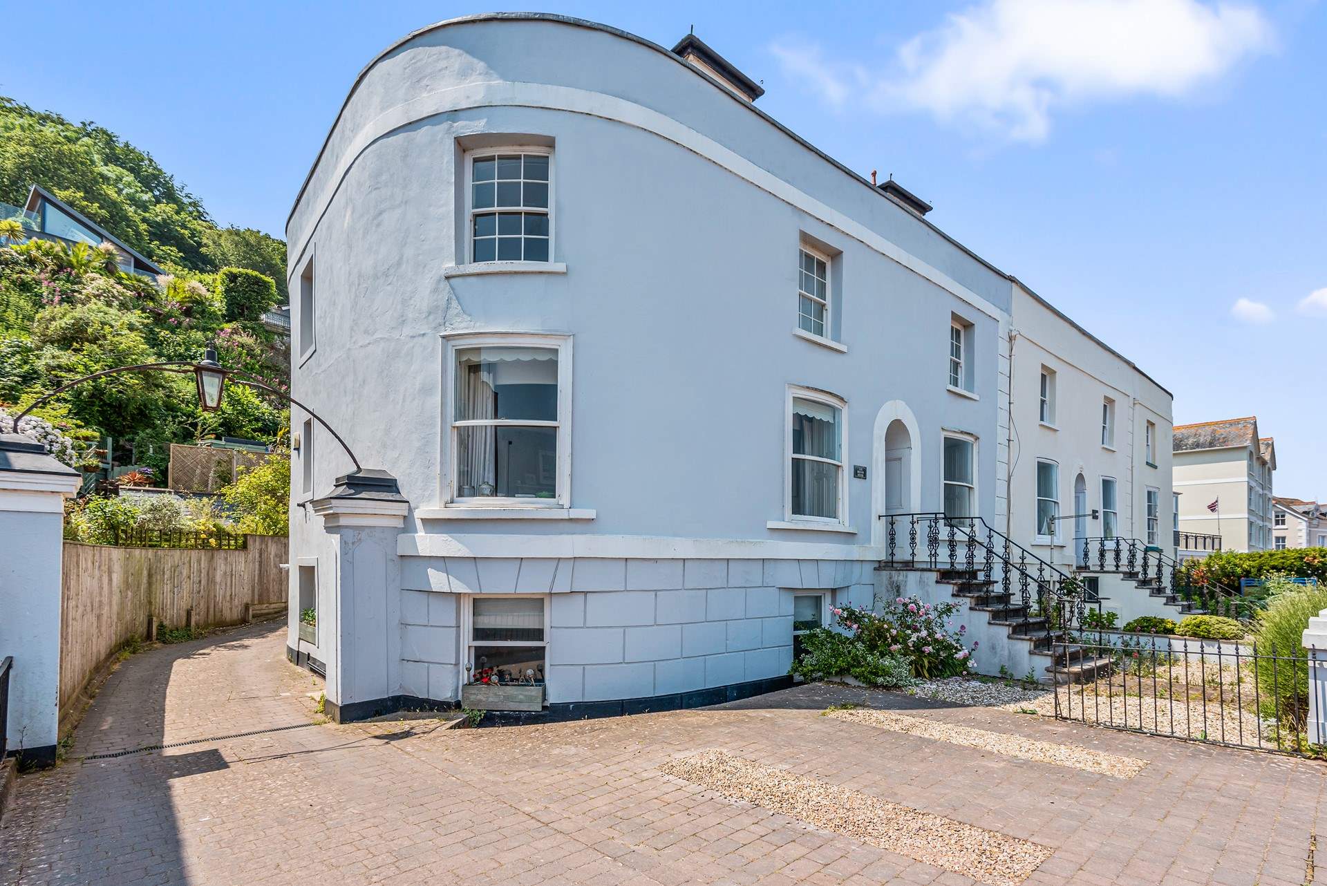 The Retreat is an apartment-style abode that can be found in this glorious house.
Please note, the parking space is behind the house, up the driveway to the left hand side of the picture.