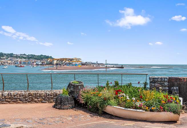 What a beautiful sight looking over to Teignmouth on the far banks.