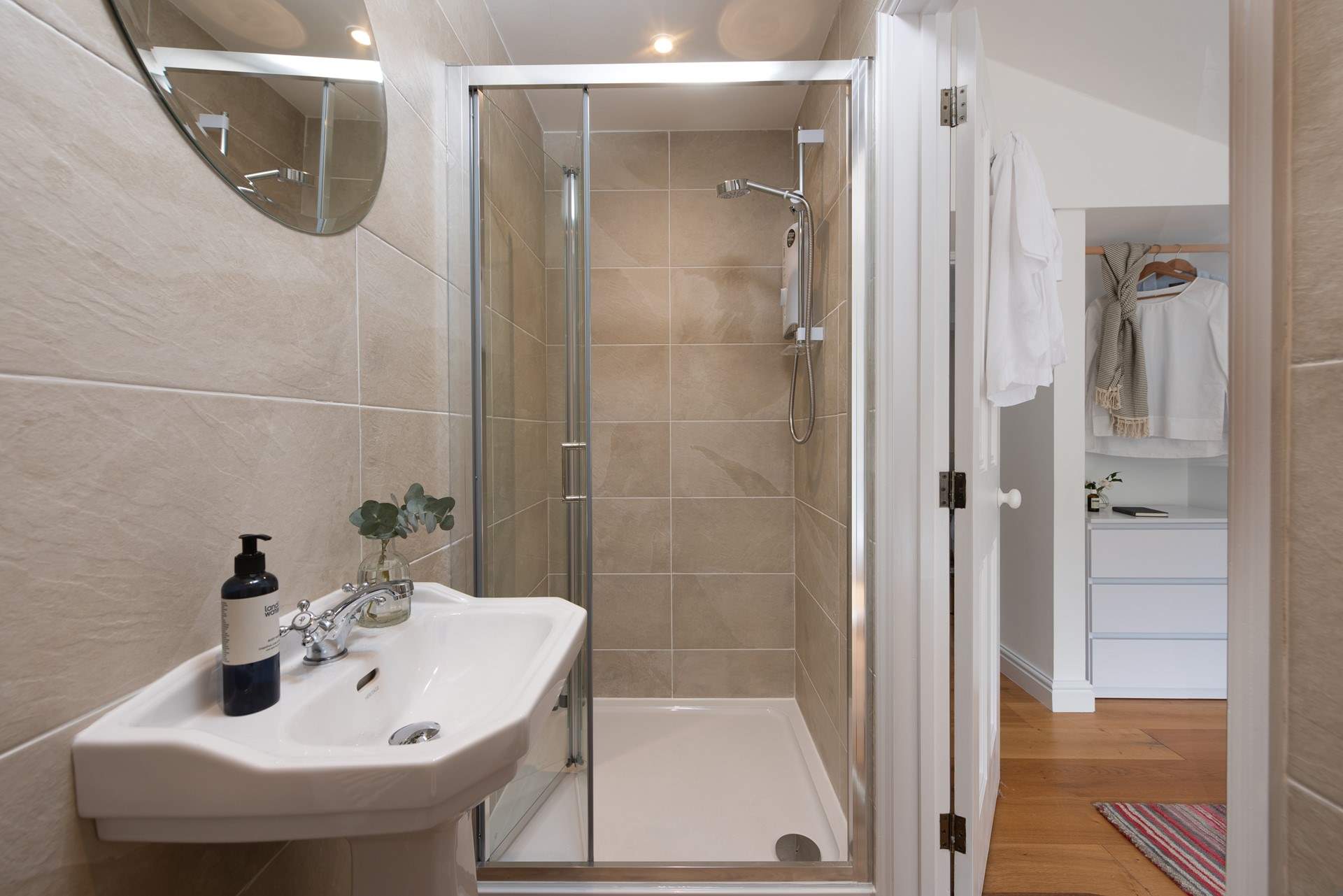 The stylish shower-room.