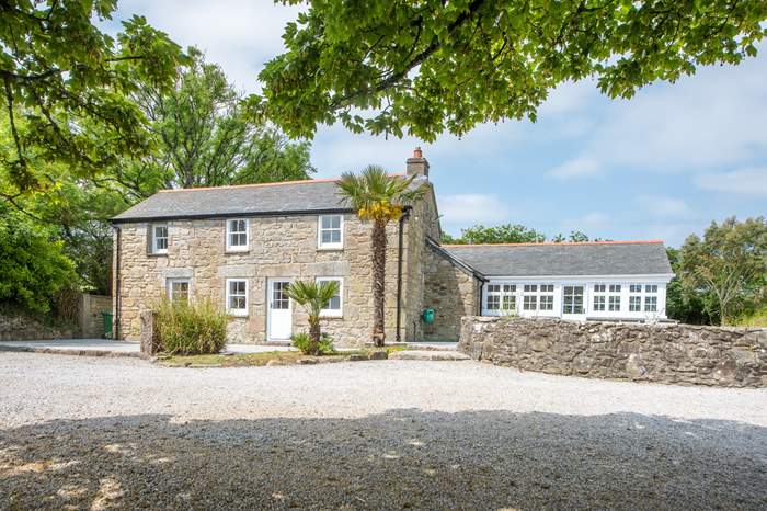 Trenowin Cottage,Sleeps 6 + 2 cots, 3.8 miles SW of St Ives