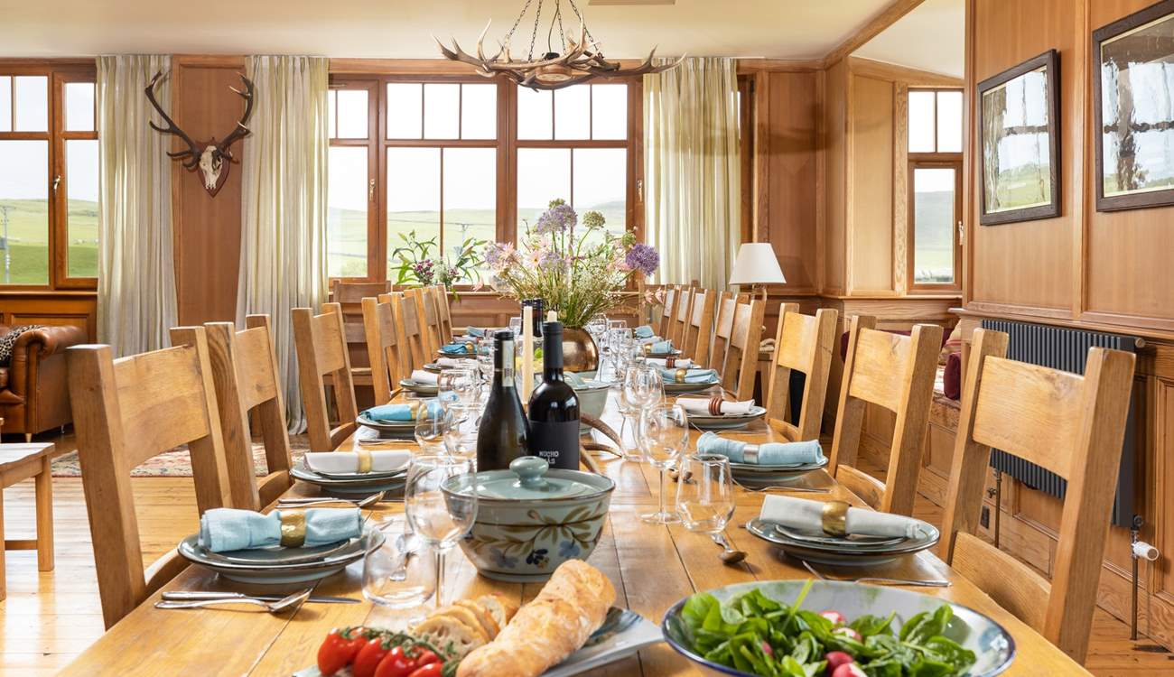 Imagine enjoying a lovely meal at this sumptuous dining-table.