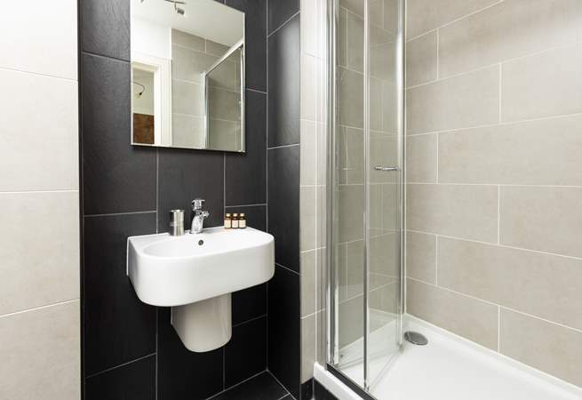 En suite to bedroom 6.