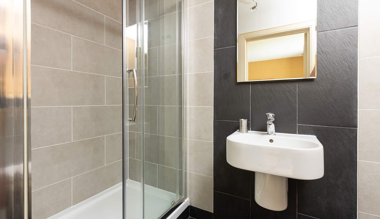 En suite to bedroom 3.