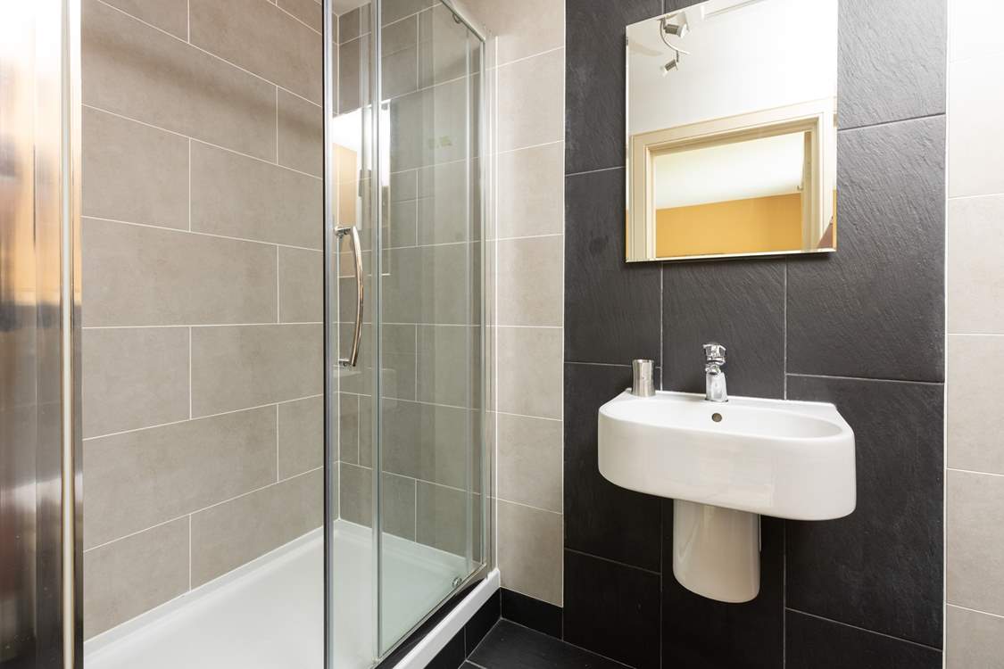 En suite to bedroom 3.