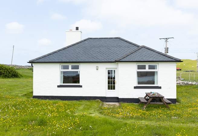Kyleview is a cosy cottage with magnificent views of the loch and mountains.