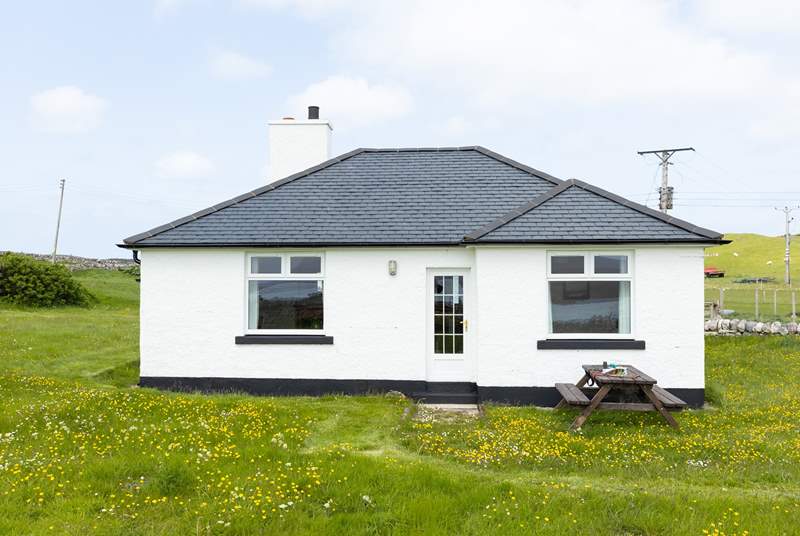 Kyleview is a cosy cottage with magnificent views of the loch and mountains.