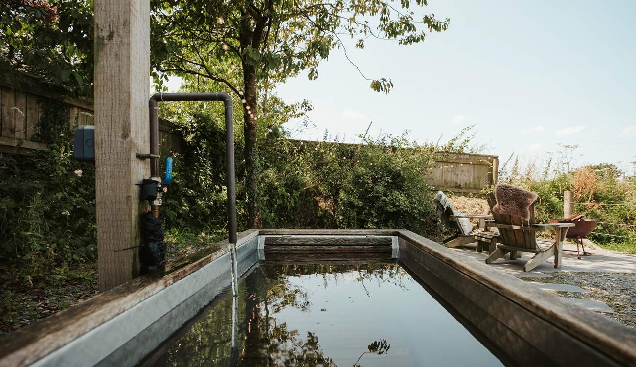 And relax in the wood-fired bath tub. 