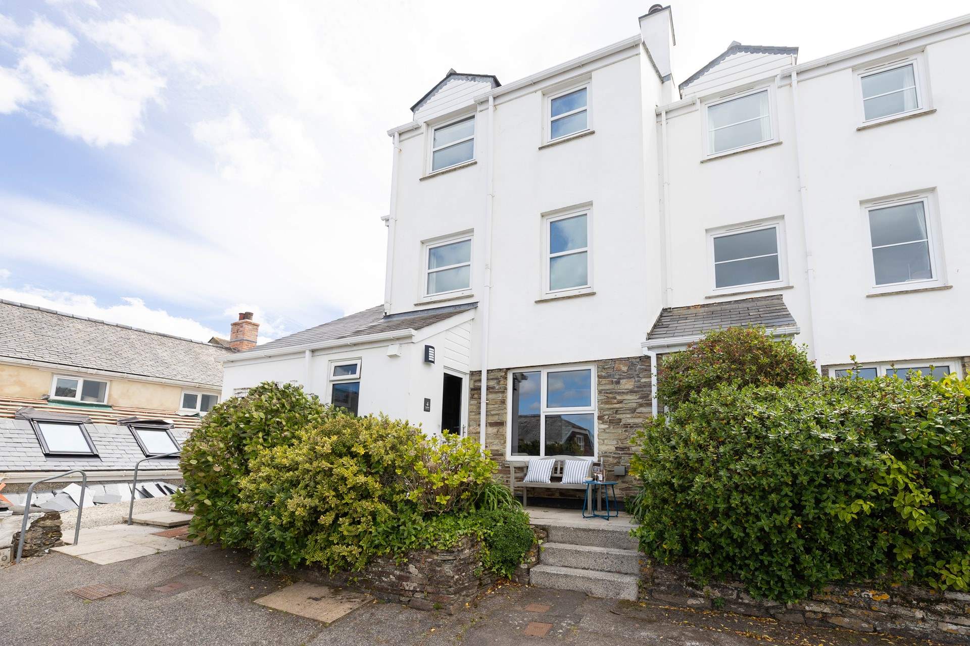 Situated on the ground floor, Seagrass is just a short stroll away from the village centre. 