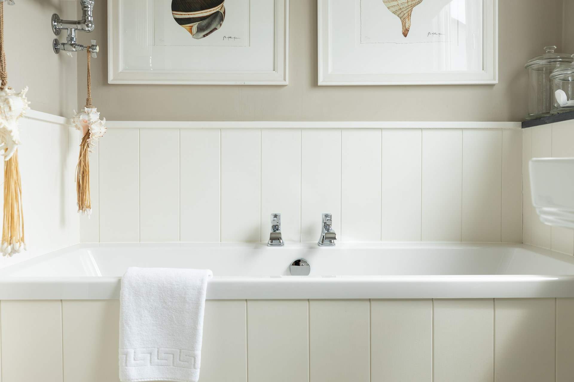 The family bathroom sits between bedroom 3 and 4.