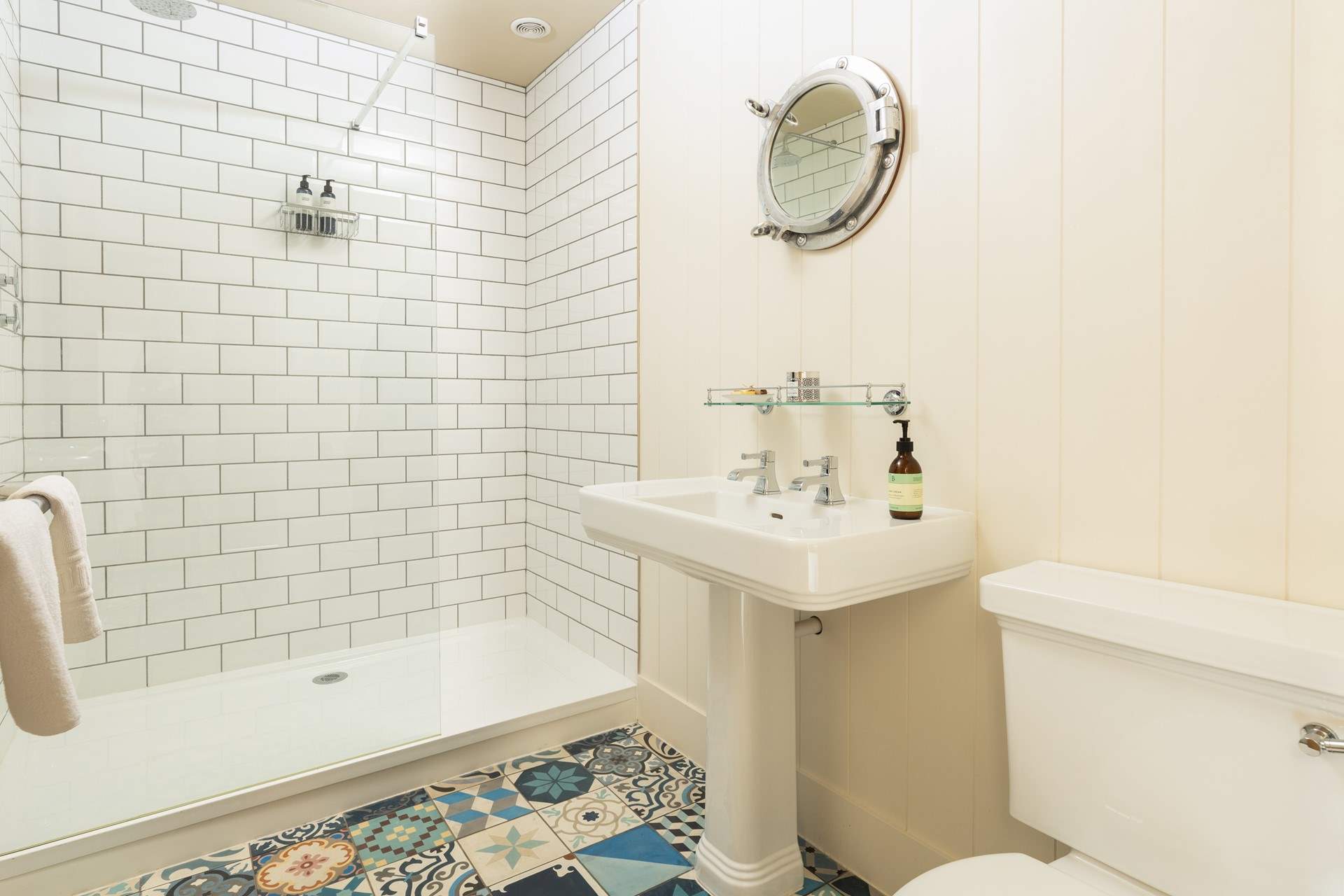 The fabulous shower-room on the ground floor.