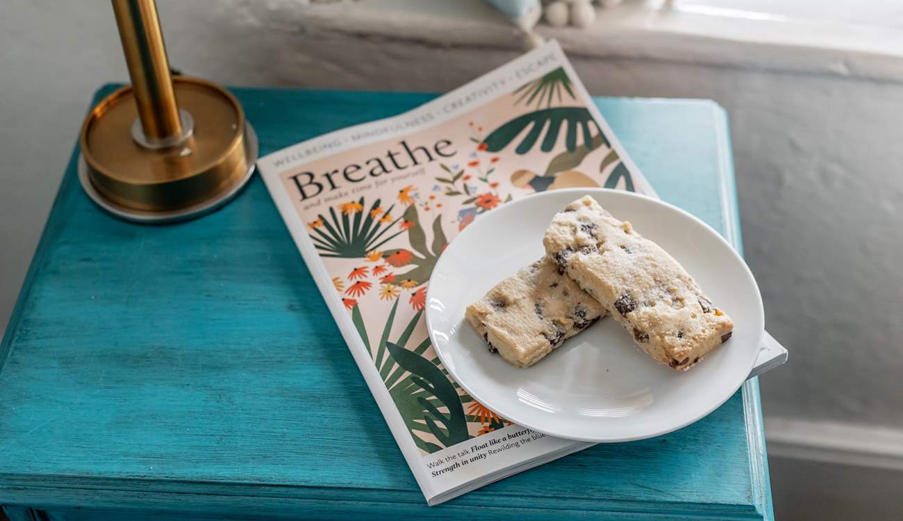 Make the most of your mornings with breakfast in bed.