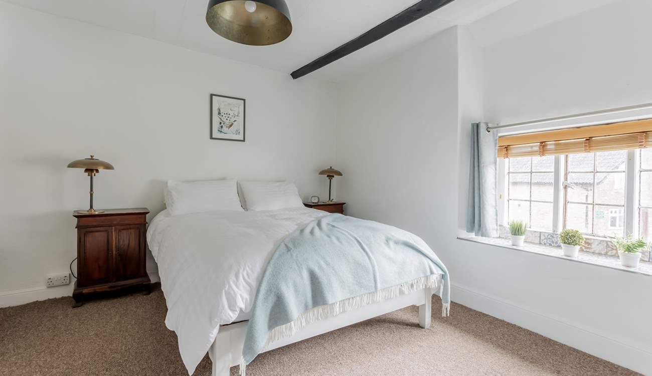 The main room is bright and relaxing.