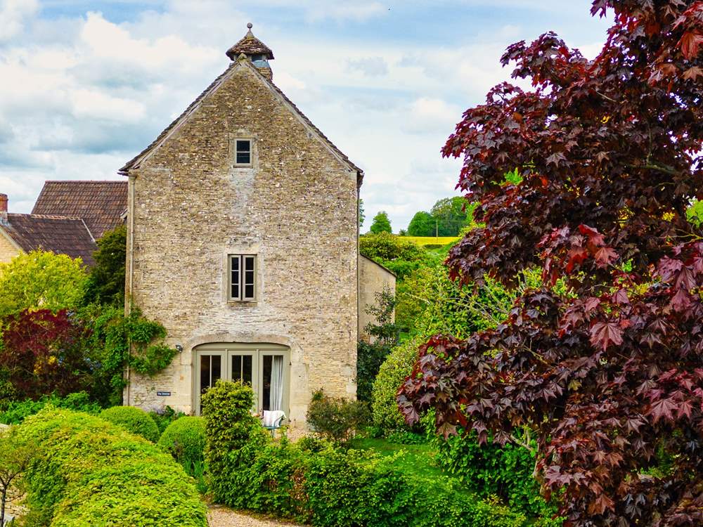 Welcome to the stunning Dovecot. A picture perfect Cotswolds cottage.