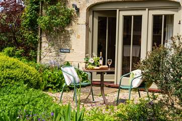 A sunny spot to while away your day.