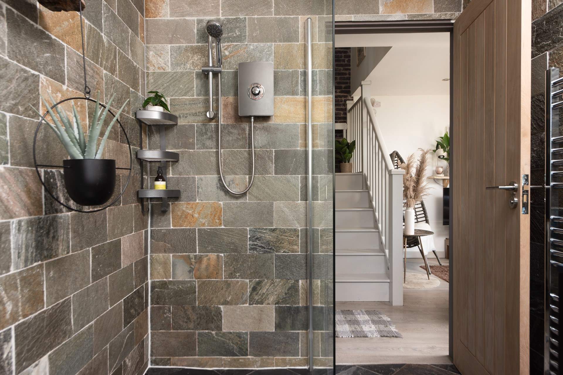 The fabulous walk-in shower. 