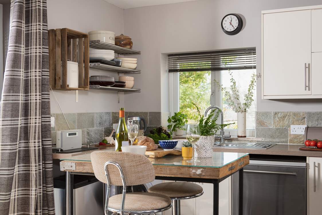 Enjoy a simple lunch perched around the breakfast bar.