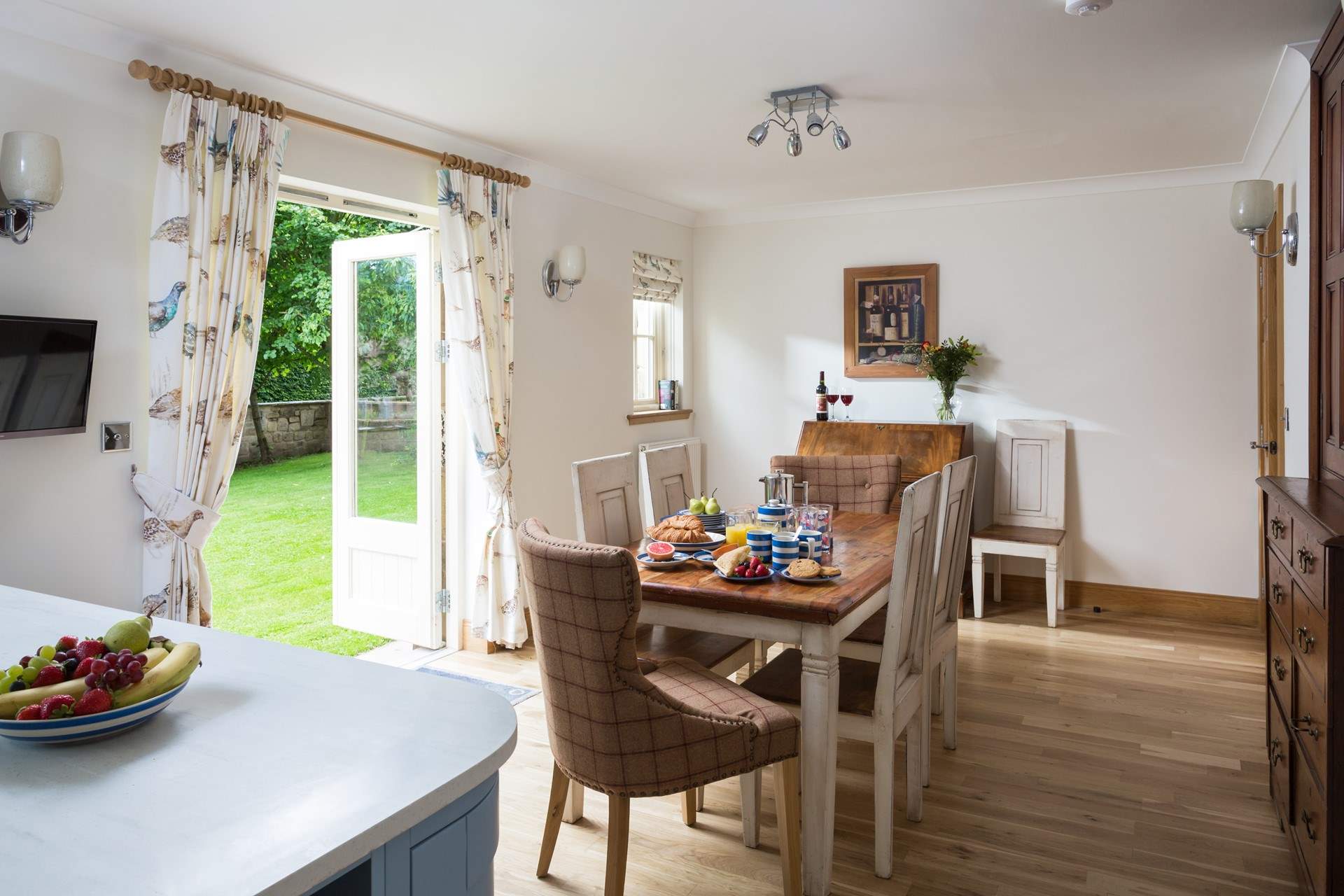 Take in the country air while enjoying a sumptuous meal.